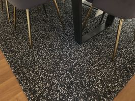 Hochflor Teppich gemustert schwarz/weiss Grösse 270x200cm