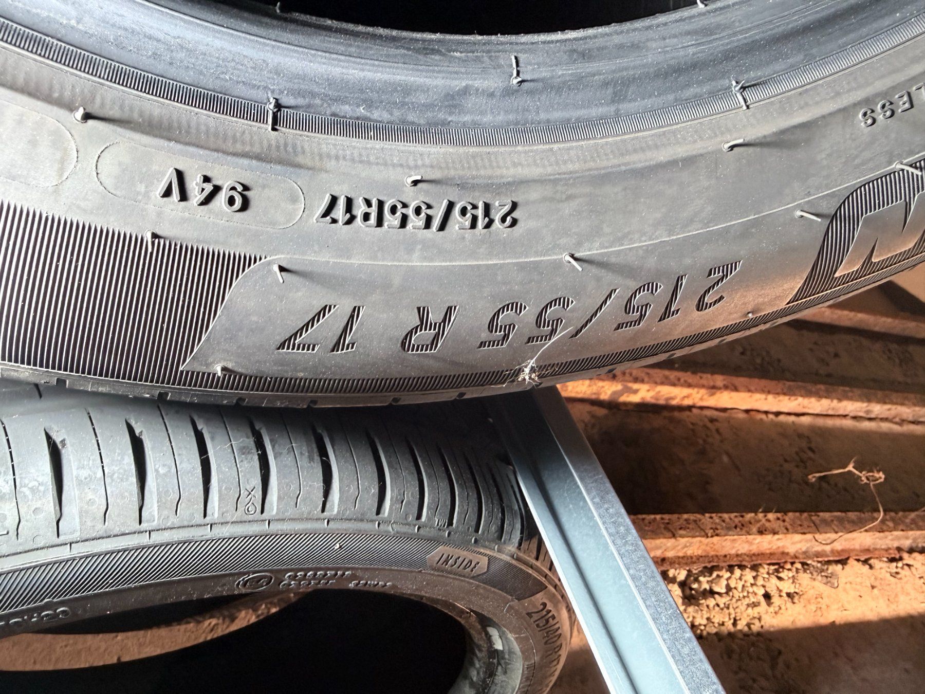Sonstiges Schreiben & Zeichnen: 4 pneus été 215/55R17 – Gebraucht aus Donneloye von Jad_tui 2