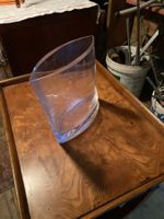 Très jolie vase vintage en cristal forme intéressant