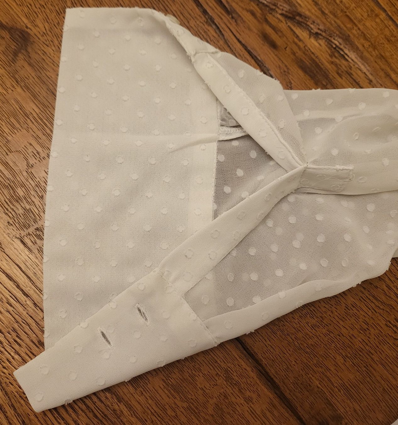 Zara Camicette: Wunderschöne Weiße Bluse mit Punktmuster – Usato da Basel venduto da sci_67ms 4