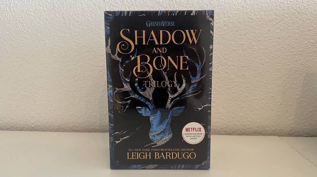 Livres: Shadow and Bone Trilogy von Leigh Bardugo – Neuf avec emballage d'origine à Rain par svenja.mahler