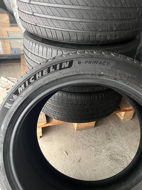 Pneus & Roues: Sommerreifen Michelin Tesla – D'occasion à Oberhof par Janis33