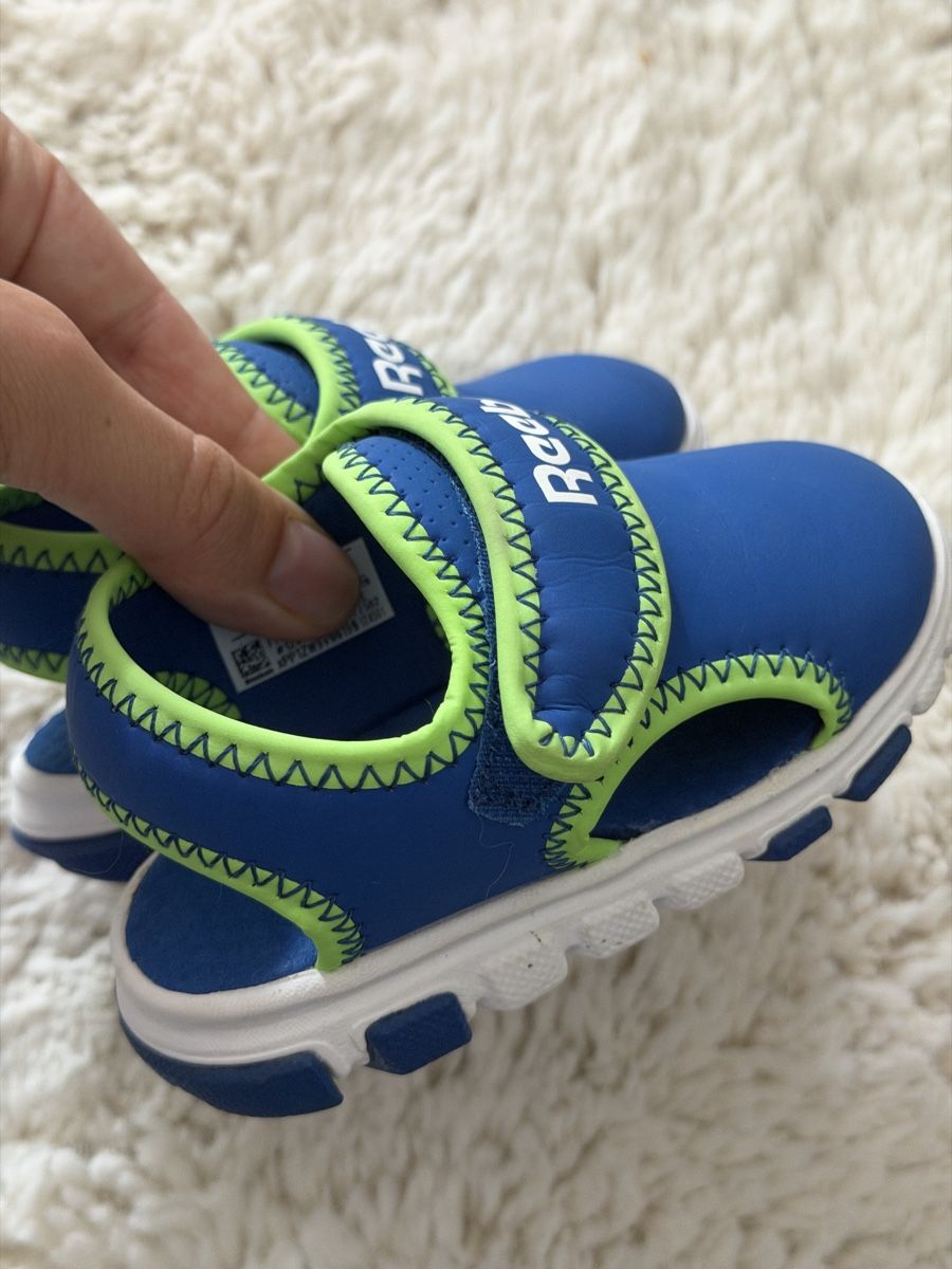 Reebok Schuhe für Jungen: 2 items , kids , size 21 – Gebraucht aus Schaffhausen von Nadiuna 2