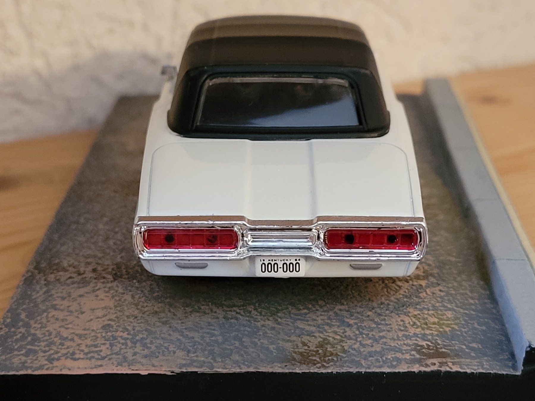 Ford Modellini d'auto: Auto 1:43 - Ford Thunderbird - Diorama James Bond 007 – Nuovo (secondo la descrizione) da Payerne venduto da tintin08 6