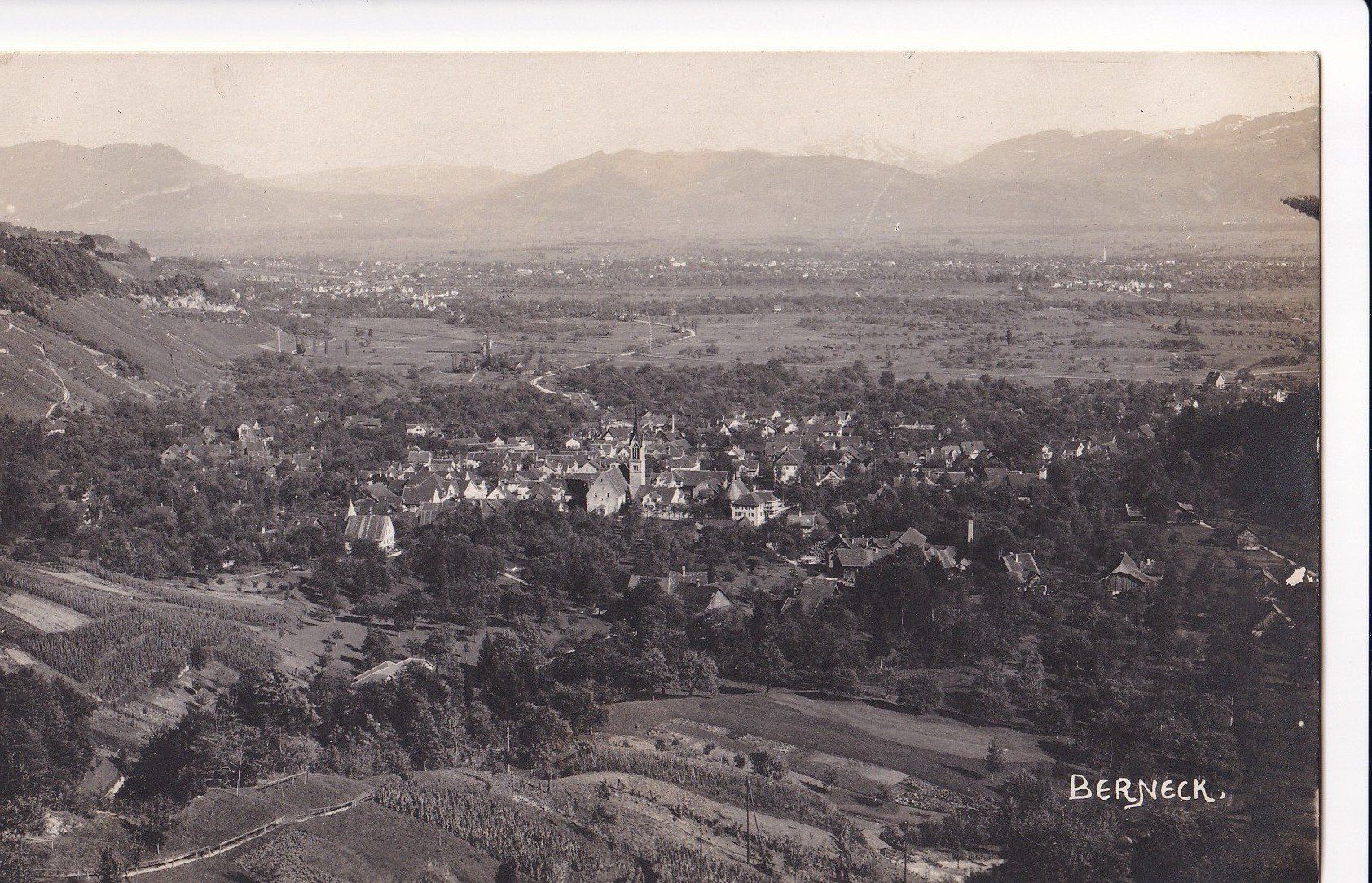 Cartoline postali: Berneck Dorfansicht – Usato da Olten venduto da clotaldi