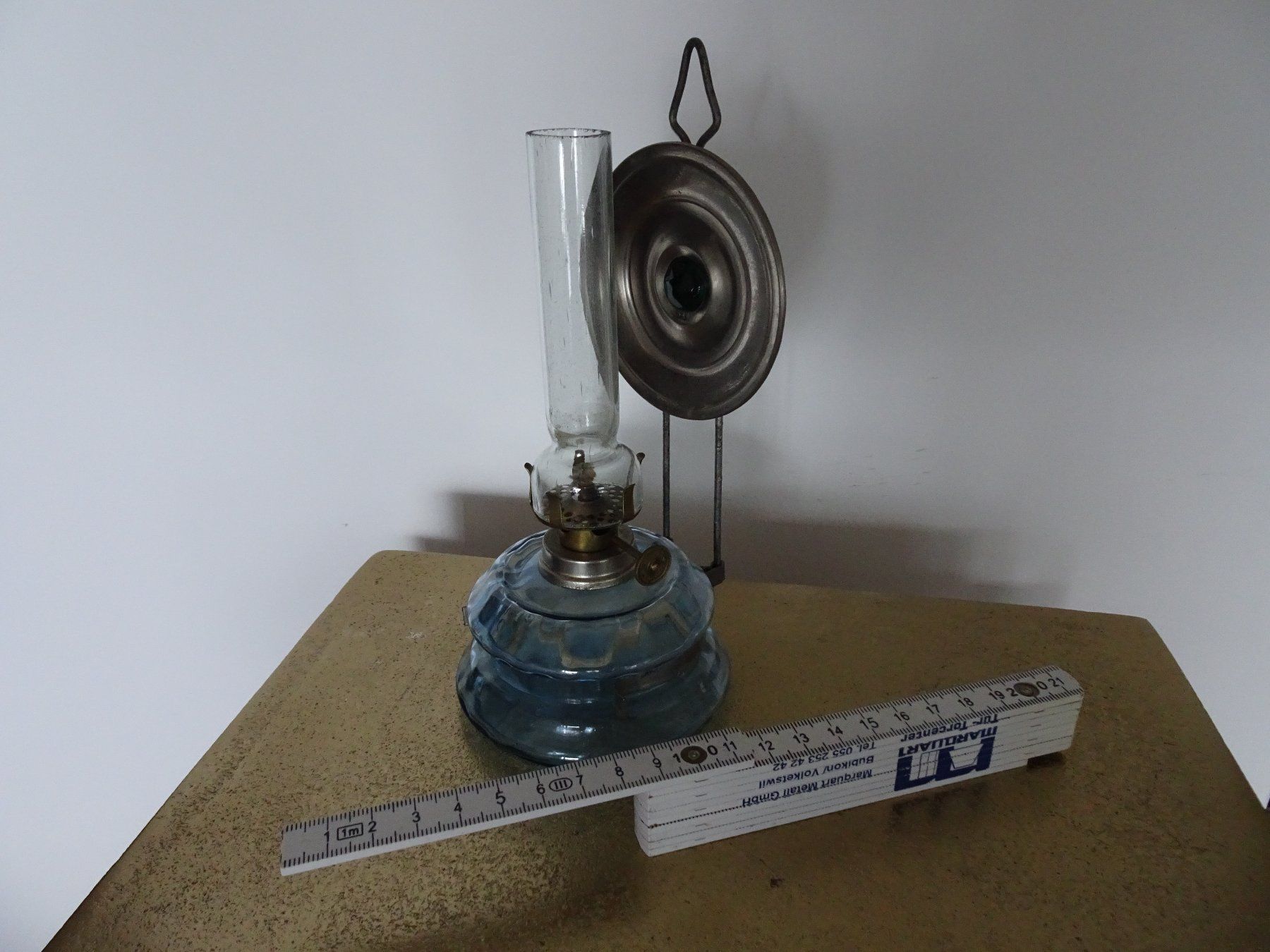 Lampade: Antike blaue Petroleumlampe mit Reflektor, Wandlampe – Usato da Vitznau venduto da Mina60 6