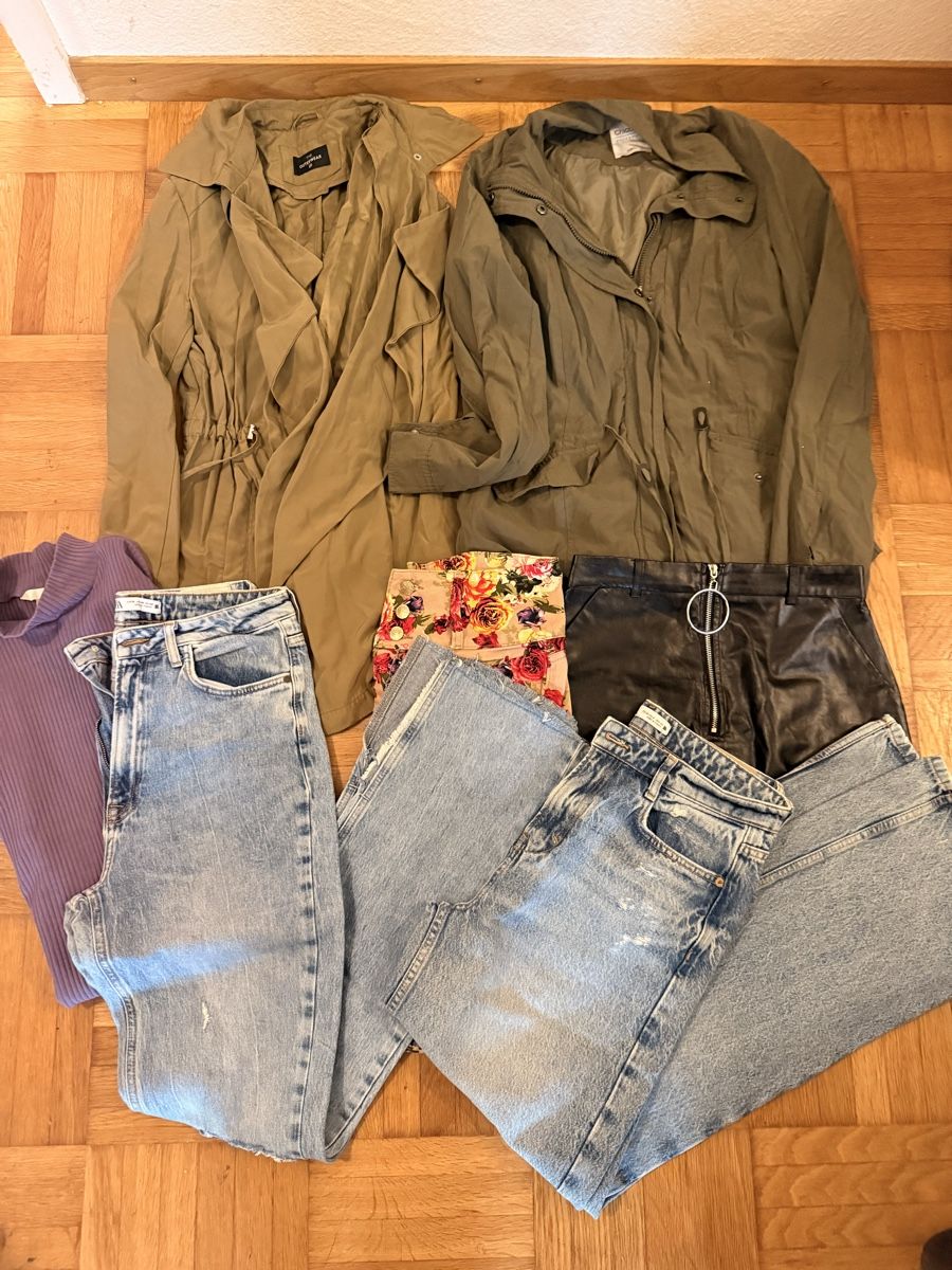 Lots de vêtements: Kleiderpaket Damen  gr M/L – D'occasion à Belp par Lu96