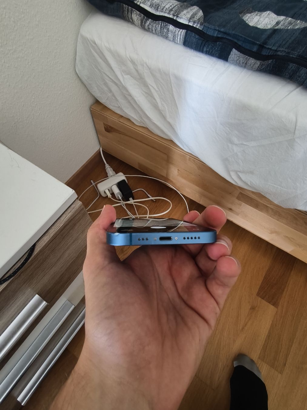 Apple Telefoni cellulari / Smartphones: iphone 13 bleu 128gb  – Usato da Lausanne venduto da Mistibiche09 3