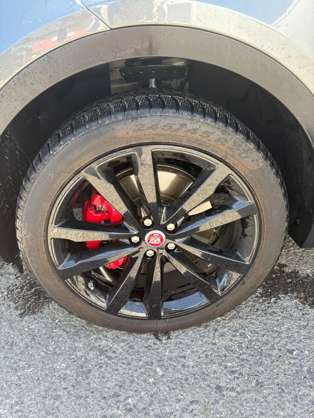 Jaguar Autos: Jaguar E-Pace R-Dynamic P250 AWD Automatik – D'occasion à Jona par ramona024 3