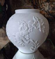 Dekorative Bauchvase mit Relief