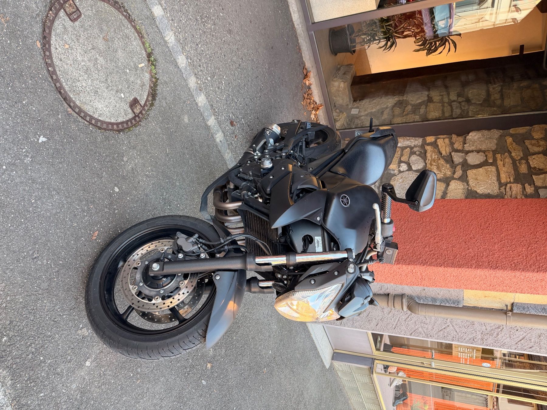Strada: Yamaha XJ6 – Usato da Bevaix venduto da fld_2zwr 1