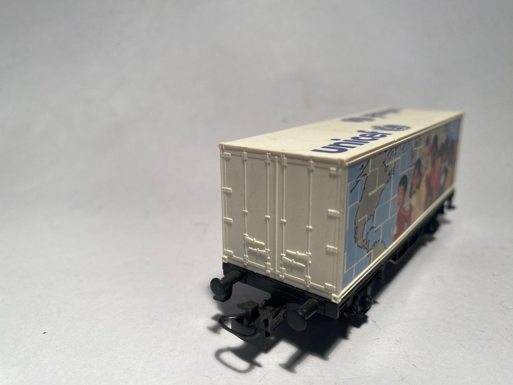 Märklin Modellini di ferrovie: Märklin Containerwagen UNICEF, AC Achsen – Usato da Buchrain venduto da Modellbahn11 3