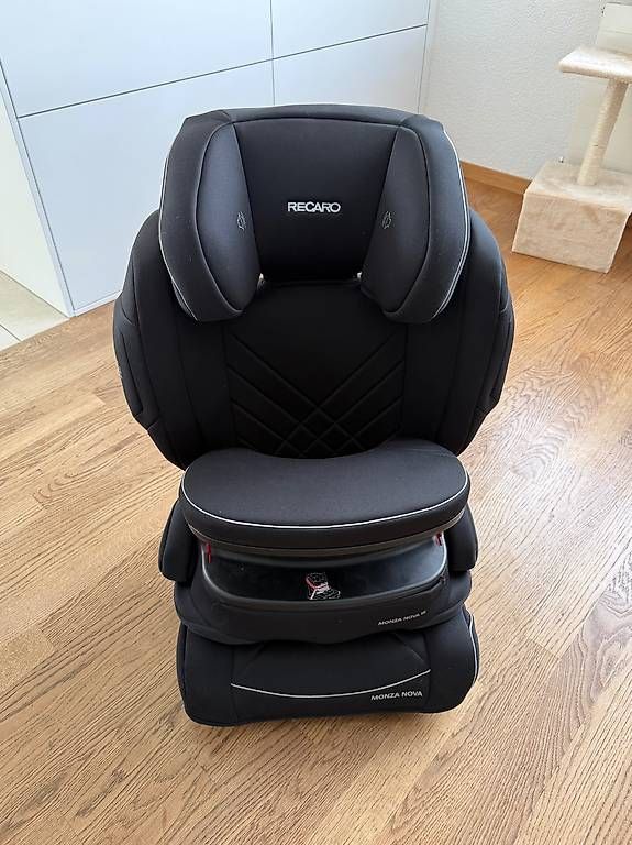 Seggiolini per auto: Kindersitz RECARO Monza Nova IS Seatfix – Usato da Muri AG venduto da Smn