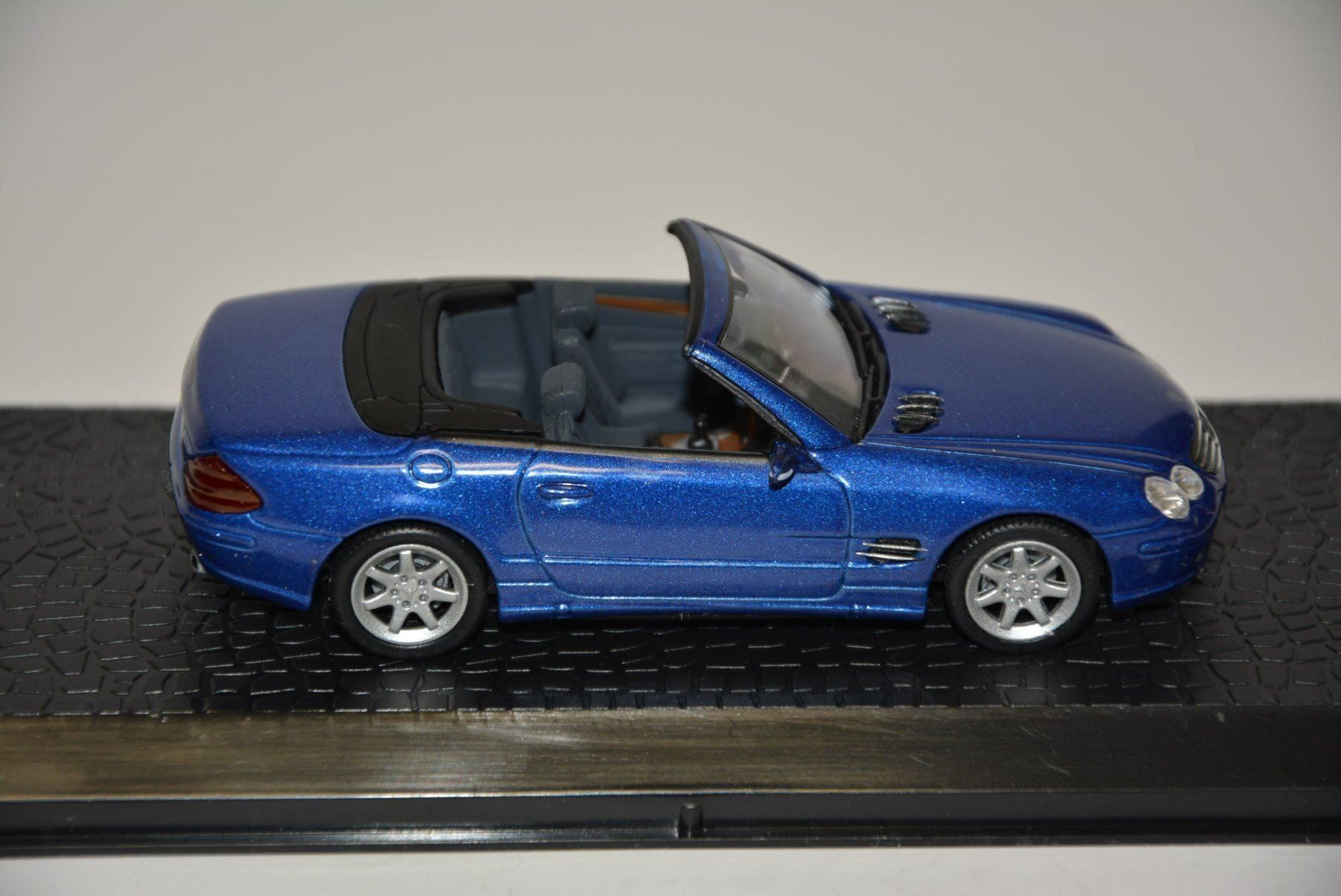 Mercedes-Benz Modellini d'auto: Mercedes Benz SL600 2003 , 1:43 – Nuovo (secondo la descrizione) da Goldach venduto da Feivel9 5