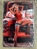 Pick up us car pin up sexy blondine