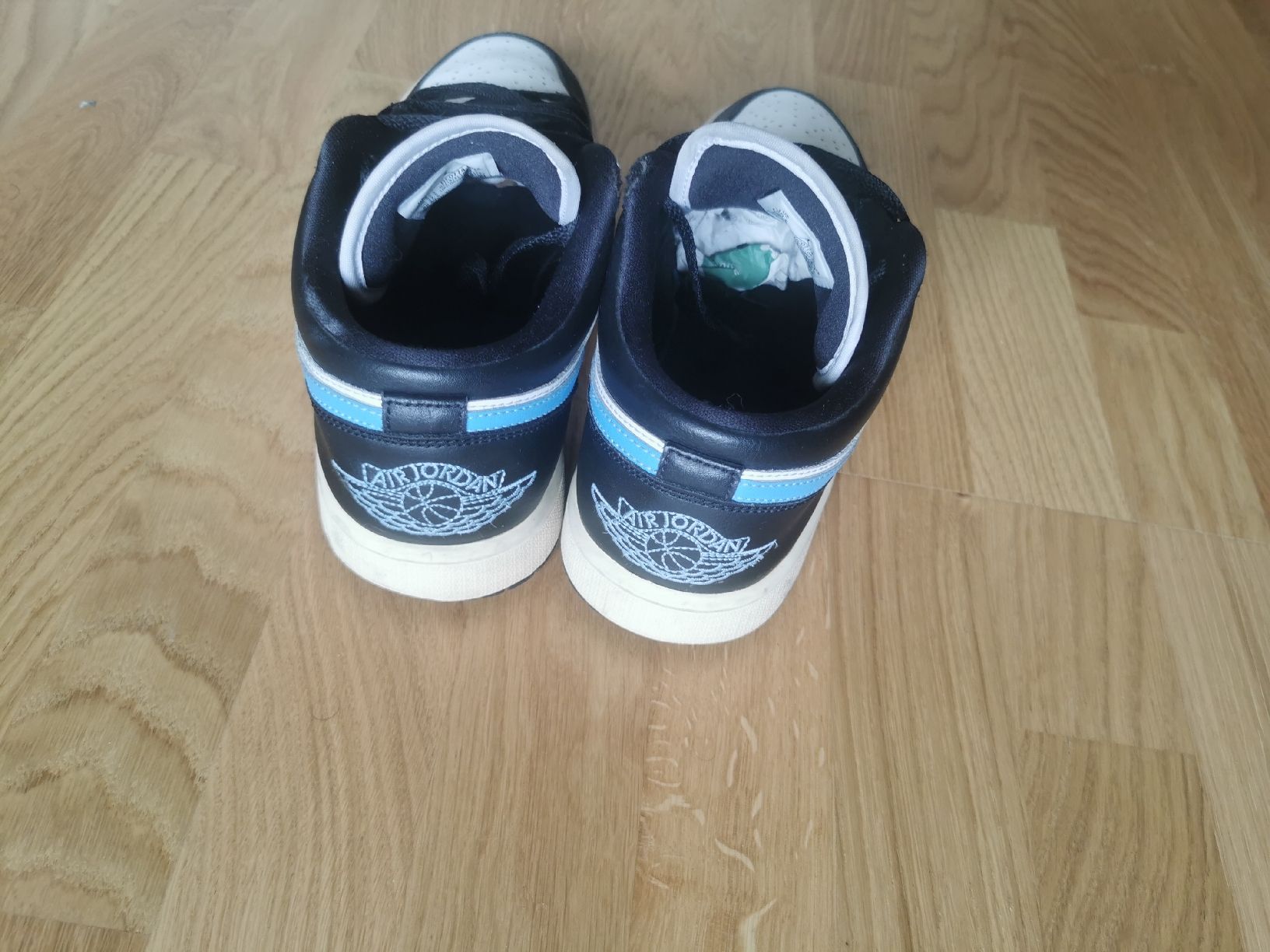 Jordan Scarpe da uomo: Jordan 1 Low Black University Blue White 42.5 – Usato da Bern venduto da ged_ffx9 3