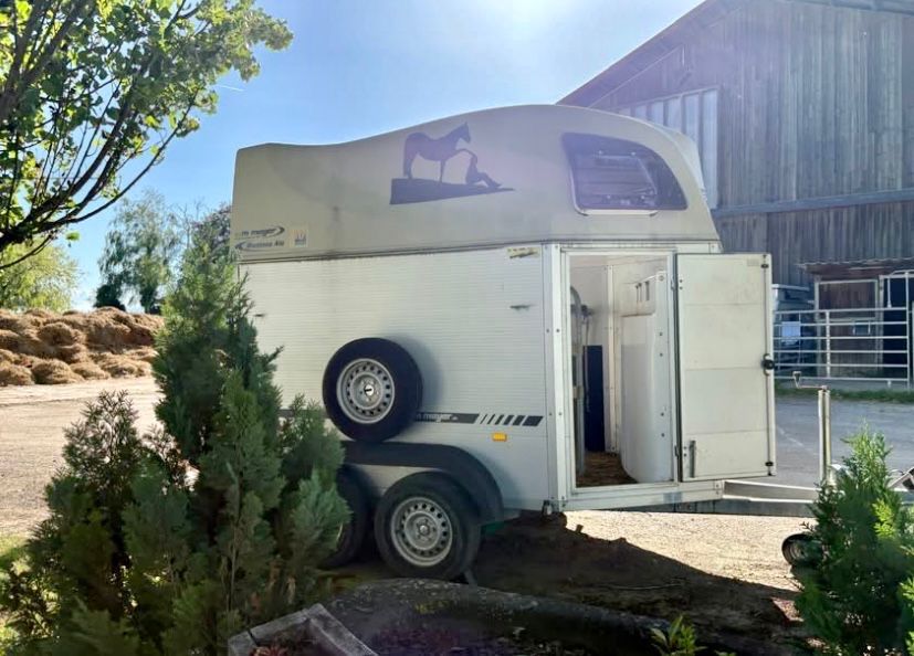 Wm Meyer Rimorchi: Van pour 2 Chevaux Meyer Montana Alu Prix à négocier – Usato da Echallens venduto da JAR69 1