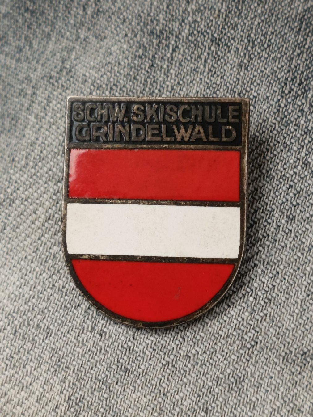 Plaketten & Abzeichen: Altes Abzeichen / Schw. Skischule Grindelwald Emailliert – Gebraucht aus Brugg AG von Ente015