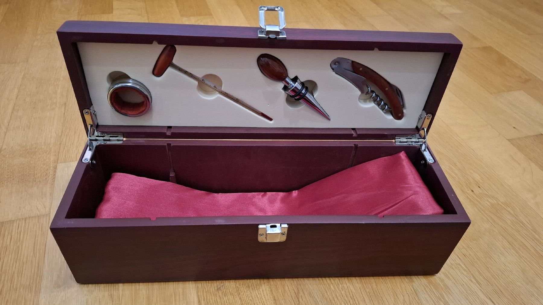 Sonstiges: Weingeschenkbox – Gebraucht aus Gossau SG von eve_fx8x 2