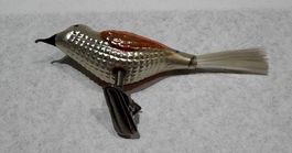 Hübscher, älterer Glas-Vogel, silbern mit rot