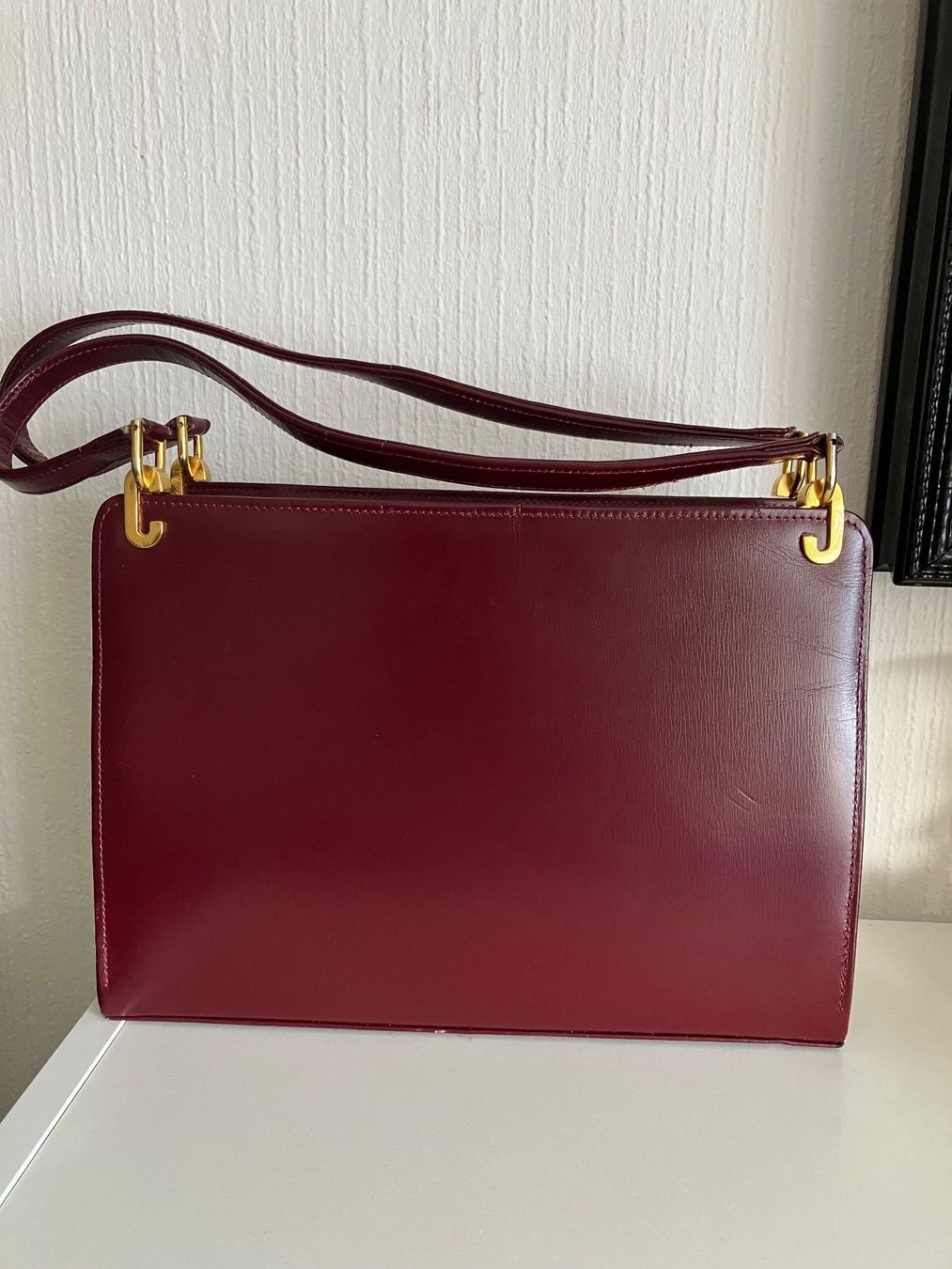 Borse da donna: Sac à main bordeaux vintage chic – Usato da Peseux venduto da Cresus27
