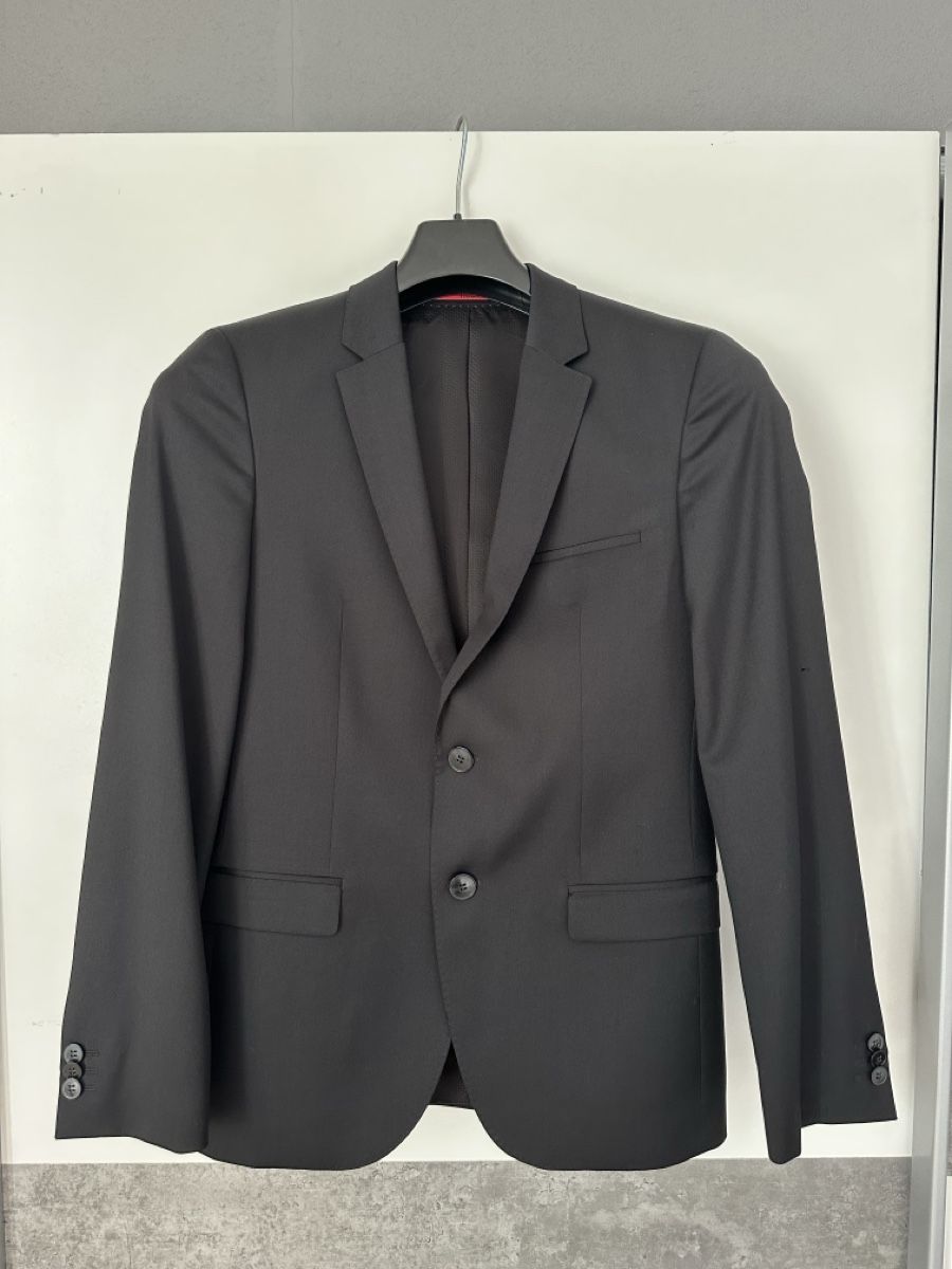 Hugo Boss Giacche: Veste noire élégante, parfaite, Taille M – Nuovo (secondo la descrizione) da Thônex venduto da Andre.olvs