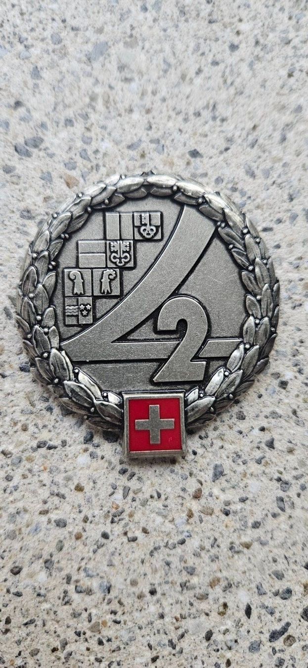 Schweizer Armee Placchette & Badge: *** Beretemblem Silber Schweizer Armee *** – Nuovo e nell'imballaggio originale da Riedholz venduto da fr_sIruP
