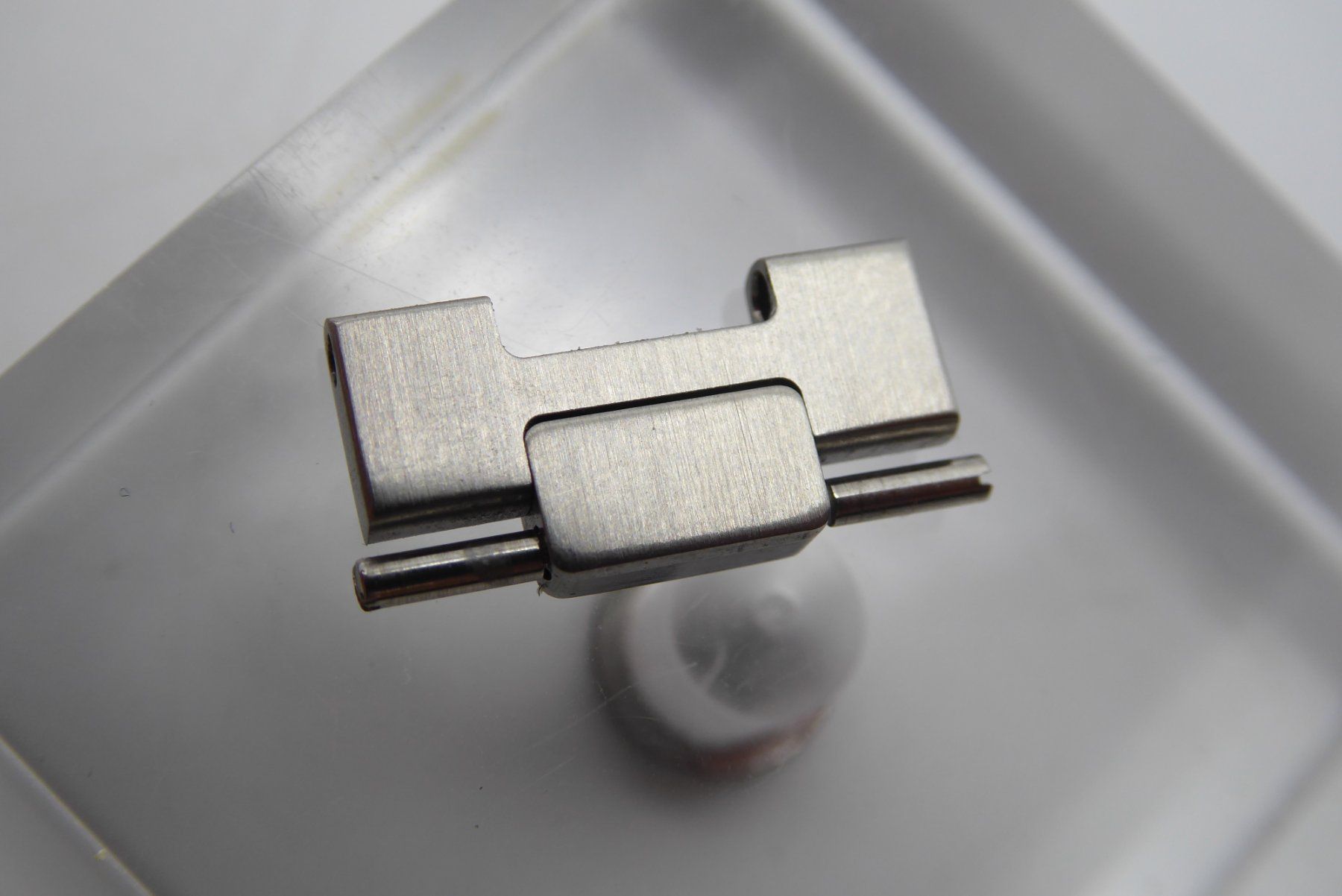 Patek Philippe Montres: Patek Philippe Nautilus link screw 17mm – D'occasion à Geneve par adr_xk6n 4