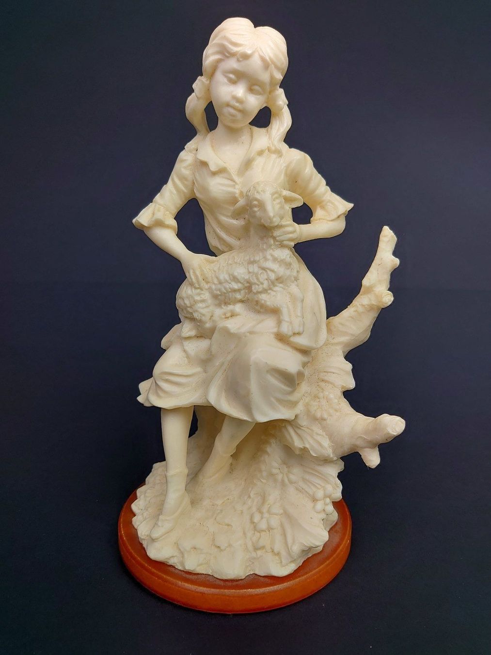 Sculture & Statue: Skulptur Mädchen mit Schaf – Usato da Zürich venduto da safenia87