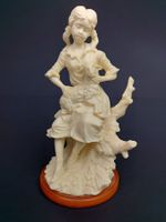 Skulptur Mädchen mit Schaf