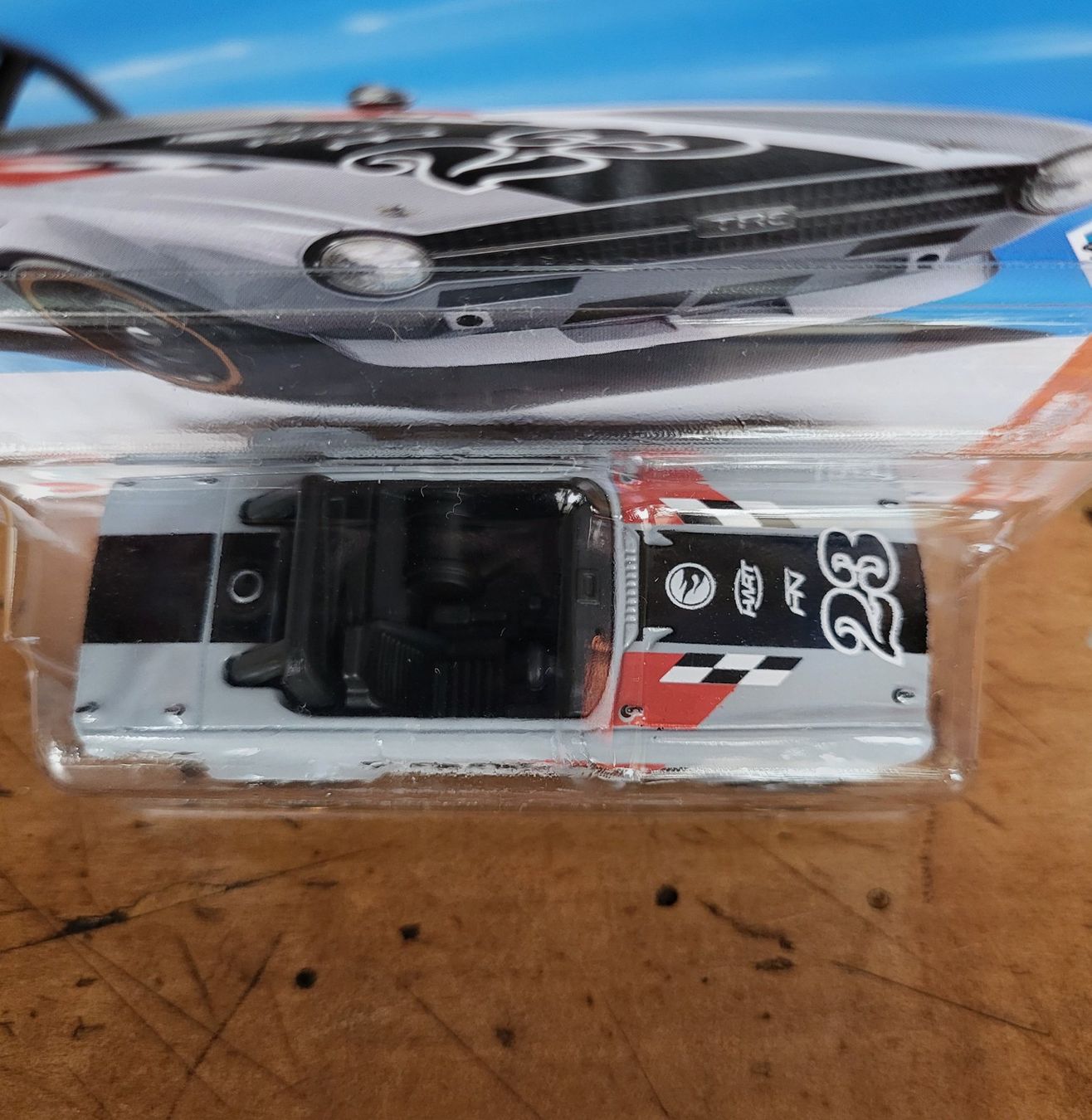 Hot Wheels Modellini d'auto: Hot Wheels Triumph TR6 TH Treasure Hunt – Nuovo e nell'imballaggio originale da Zürich venduto da MDC0 2