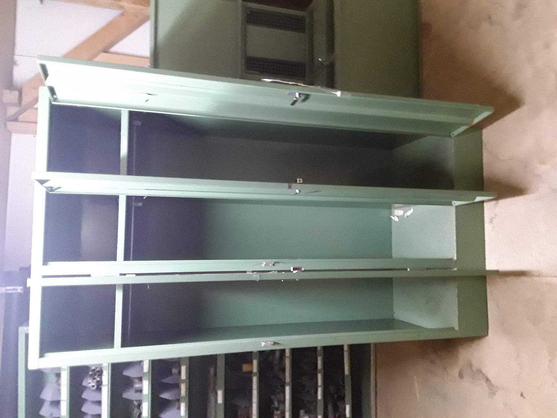Armadi: Garderrobe Schrank gebraucht – Usato da Gross venduto da Triumph67 3