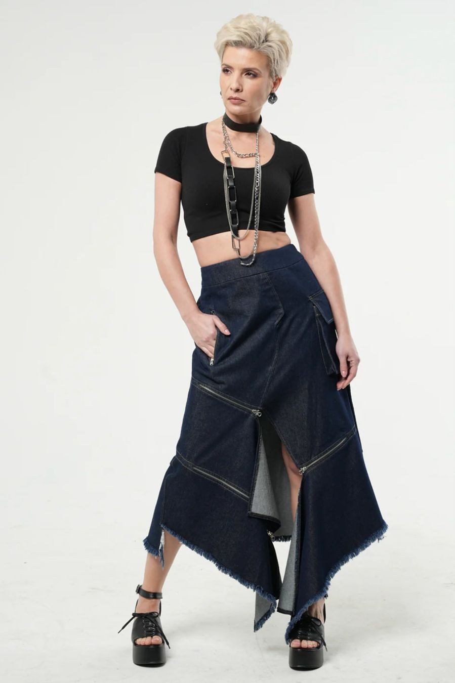 Gonne: Asymmetrischer langer Jeans-Rock - Handmade – Nuovo e nell'imballaggio originale da Zürich venduto da Naebeli