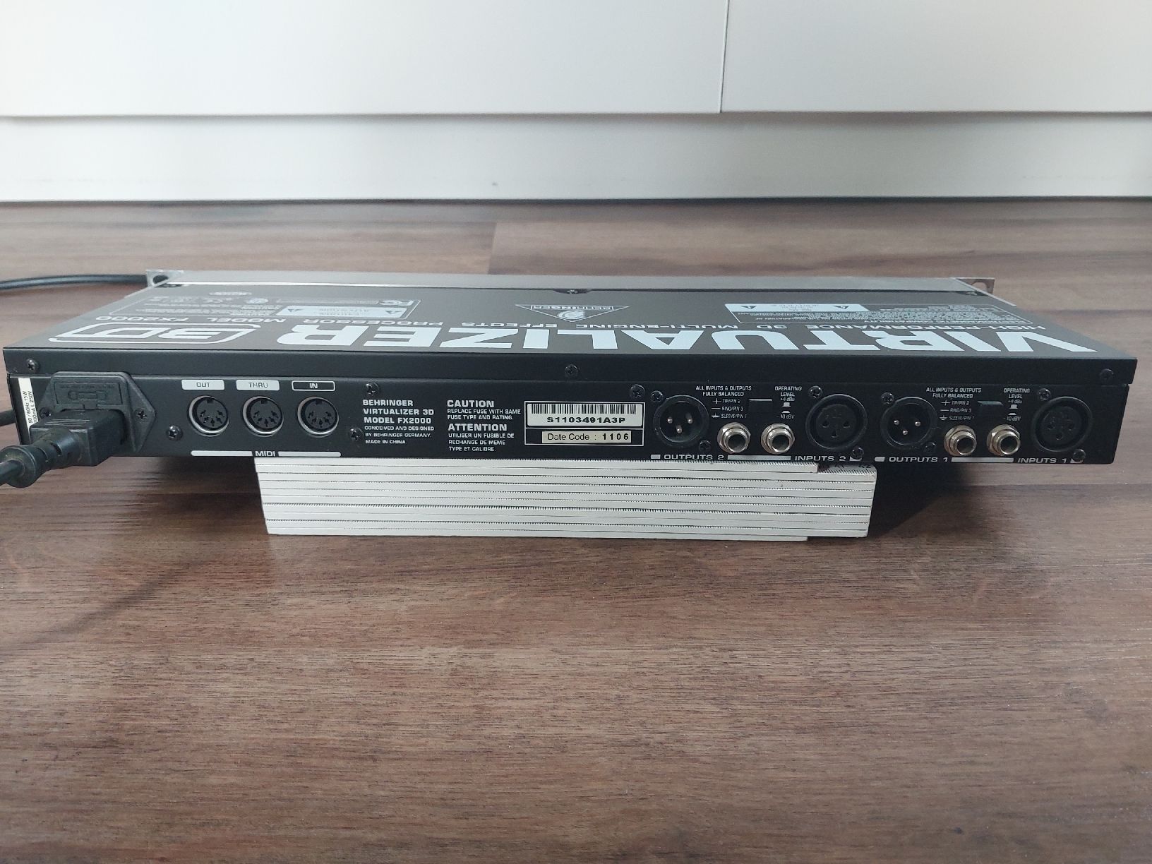 Behringer Equalizzatori: Behringer Virtualizer 3D FX2000 — Top Zustand – Usato da Eglisau venduto da HB9ELV 1