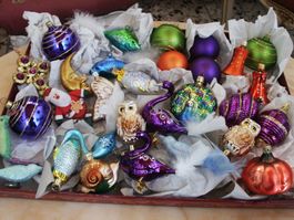 2 Schachteln voll mit exklusivem Weihnachtsbaum-Schmuck