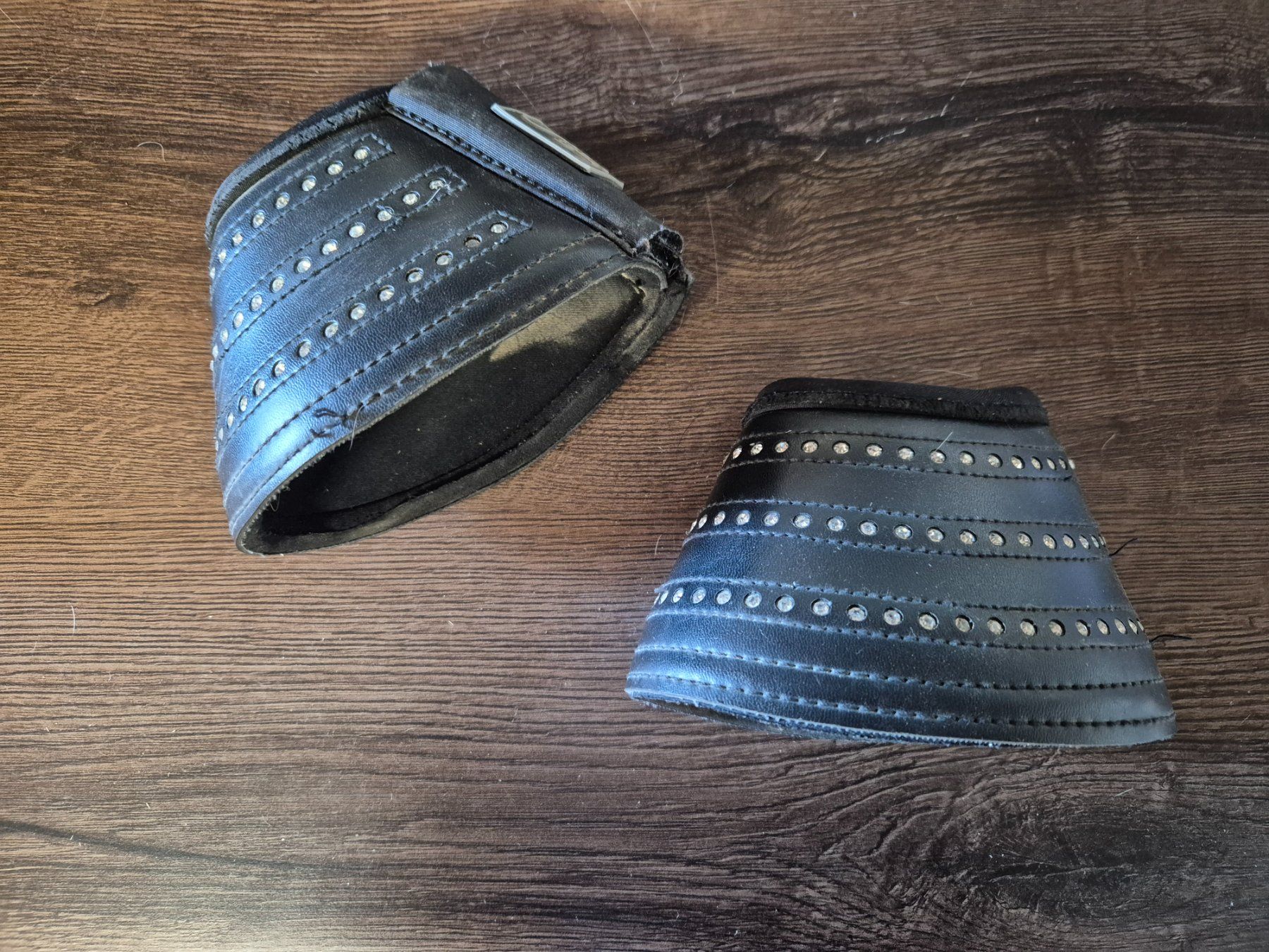 Stinchiere & Fasciature: Hufglocken M / Cob – Usato da Meggen venduto da Orrinka20 1