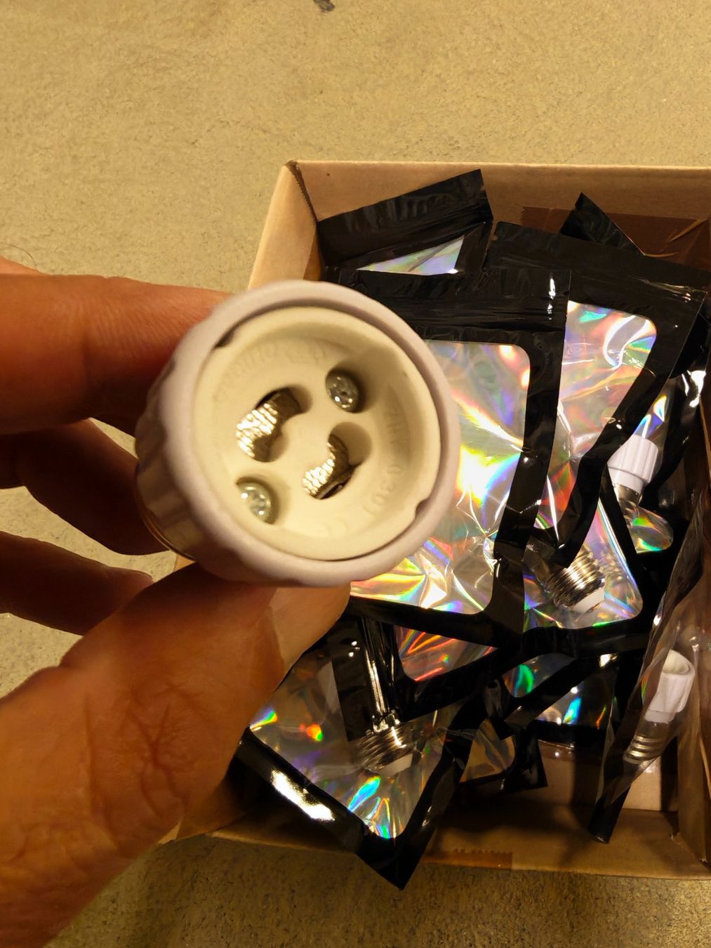 Lecteurs & Adaptateurs: 23x E27 auf GU10 Adapter, NEU – Neuf avec emballage d'origine à Wauwil par MEC-NET