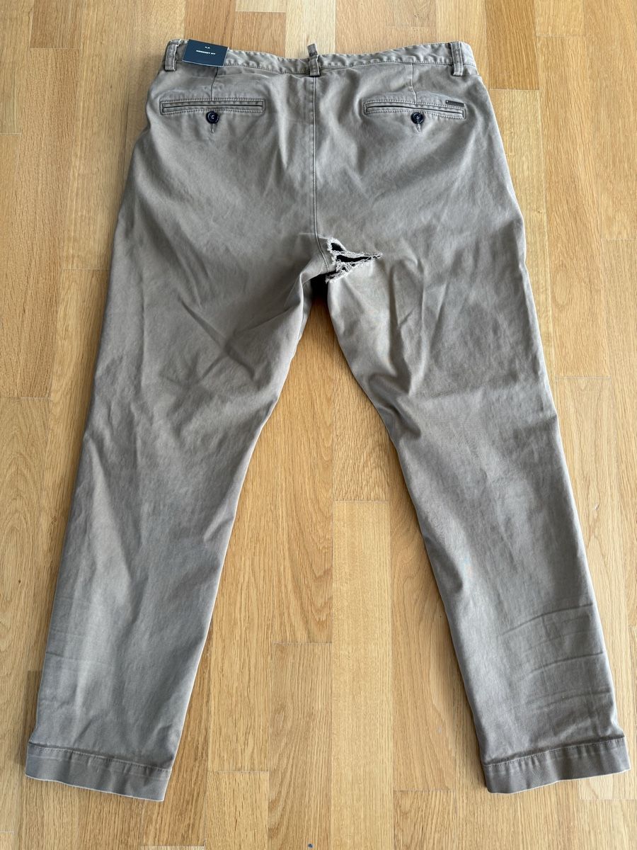 Dsquared2 Pantaloni: 100% originale Dsquared2 Chino Hose beige Gr. 48 - Defekt – Difettoso da Basel venduto da trend_shop_schweiz 3