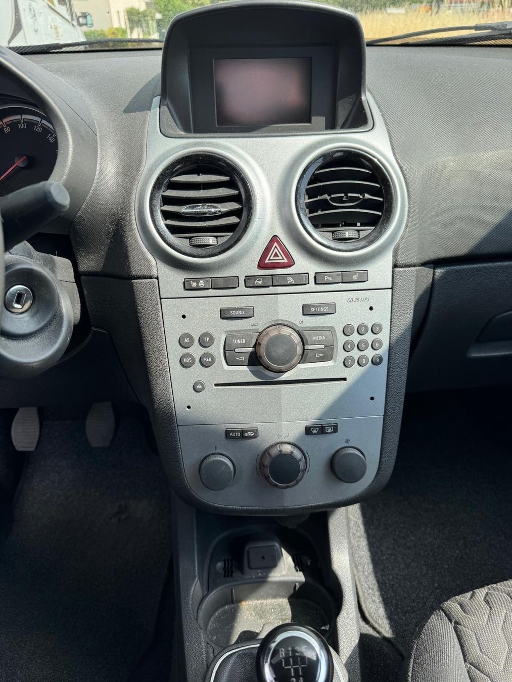 Opel Autos: Opel Corsa 1.4 Manuel – D'occasion à Gland par Duvernay01 3
