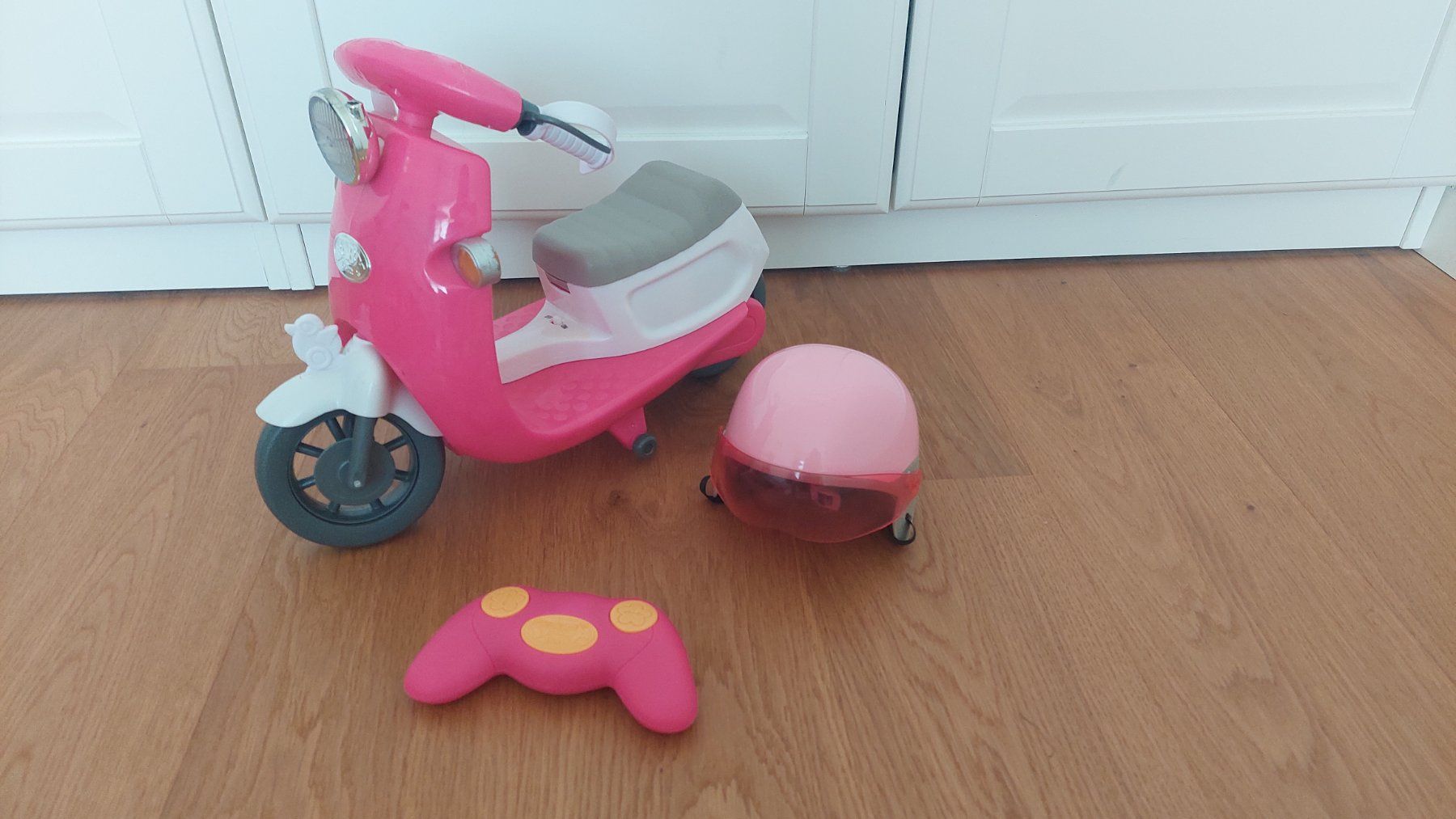 Zapf Creation Giocattoli: Baby born Roller mit Helm – Usato da Kaltbrunn venduto da AB92