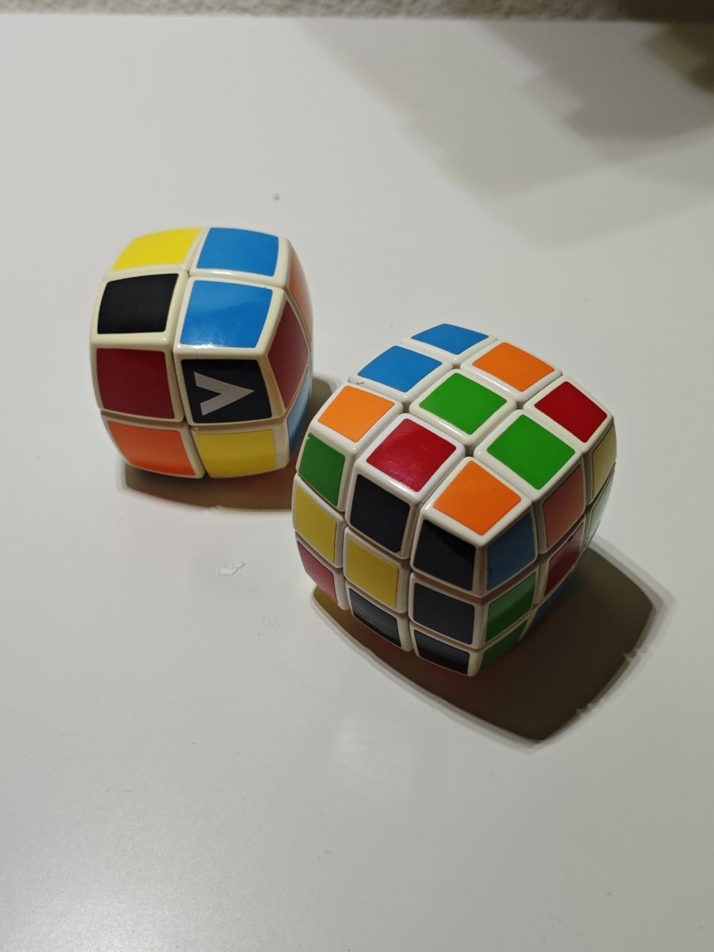 Puzzles: 2x Zauberwuerfel – Gebraucht aus Chur von M.Strobel