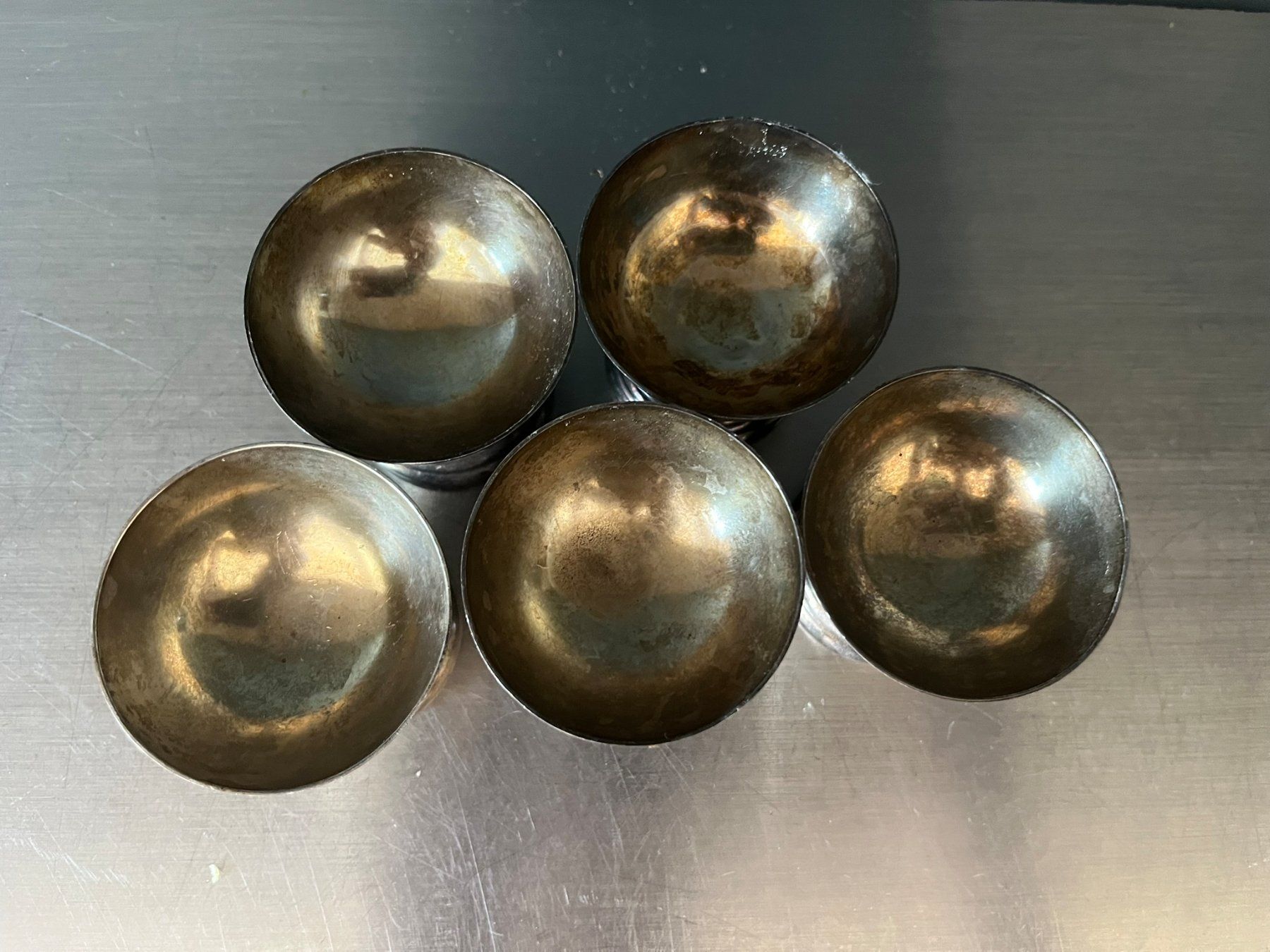 Set di piatti: 5 Vintage Schnapsbecher versilbert Art Déco – Usato da Wädenswil venduto da Aniares2 1