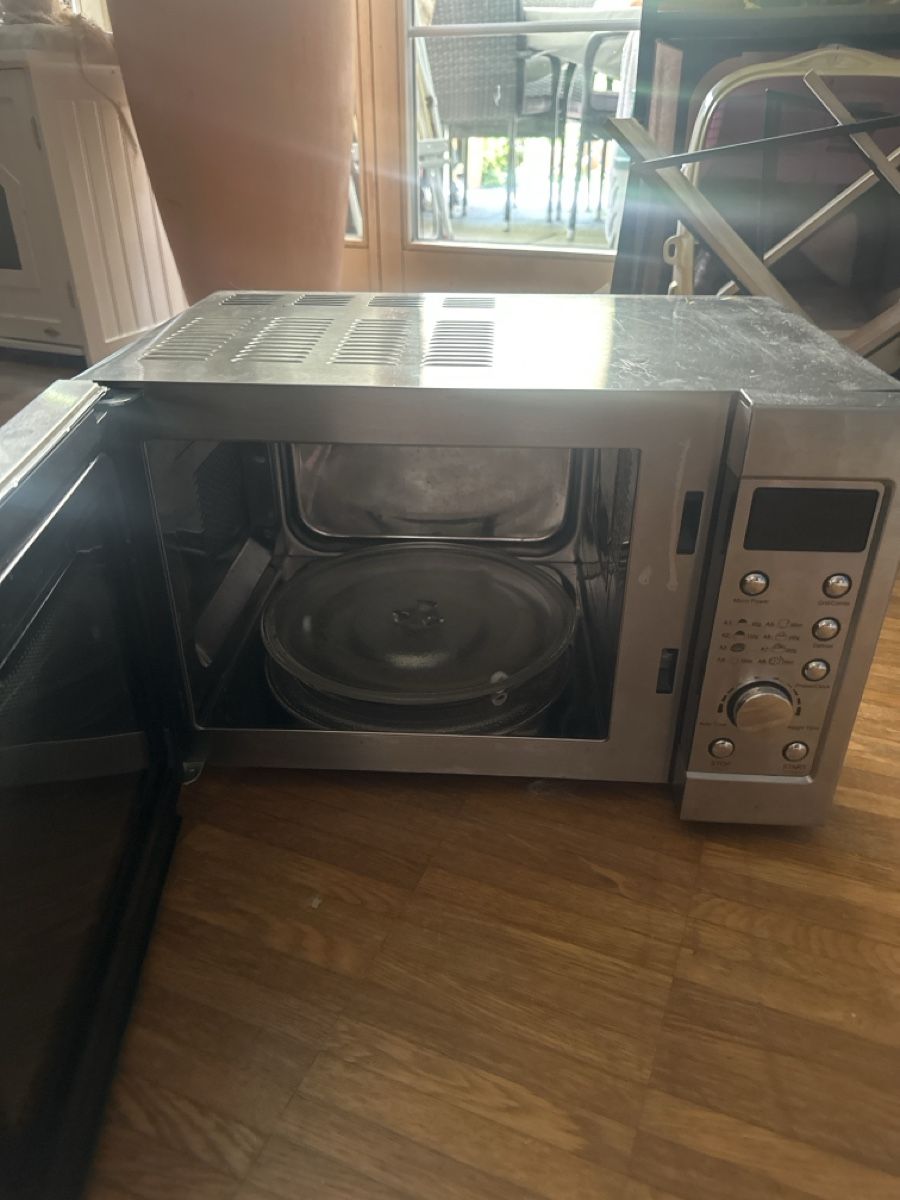 Küchengeräte: Mikrowelle Köenig Professional AT Home – Gebraucht aus Urdorf von kim_8rt8 1