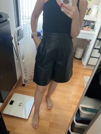 Max Mara Leder Bermudas, new