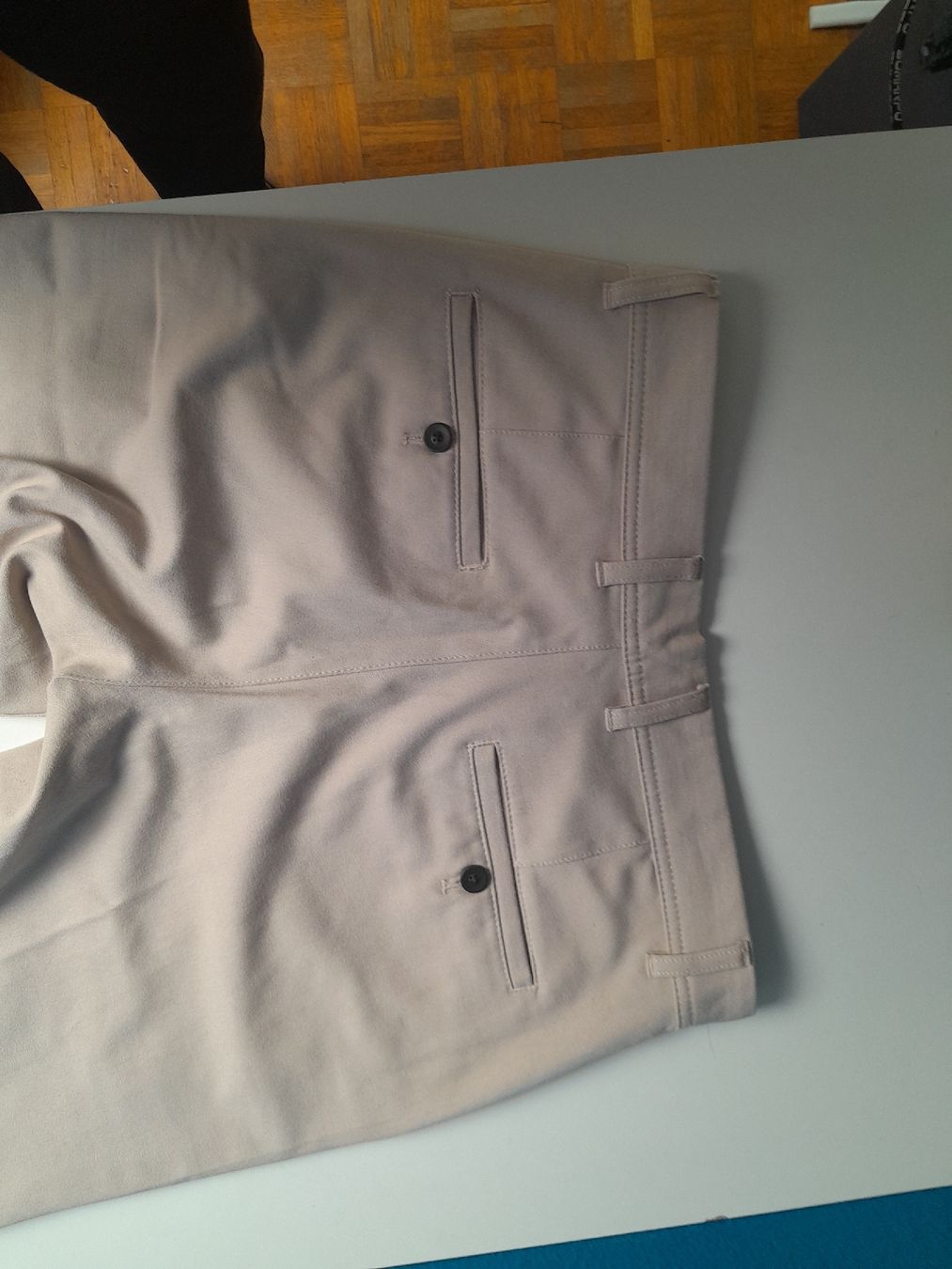 Zara Pantaloni: pantalon zara taille 38 beige/crème – Usato da Genève venduto da ang_fd8z 4
