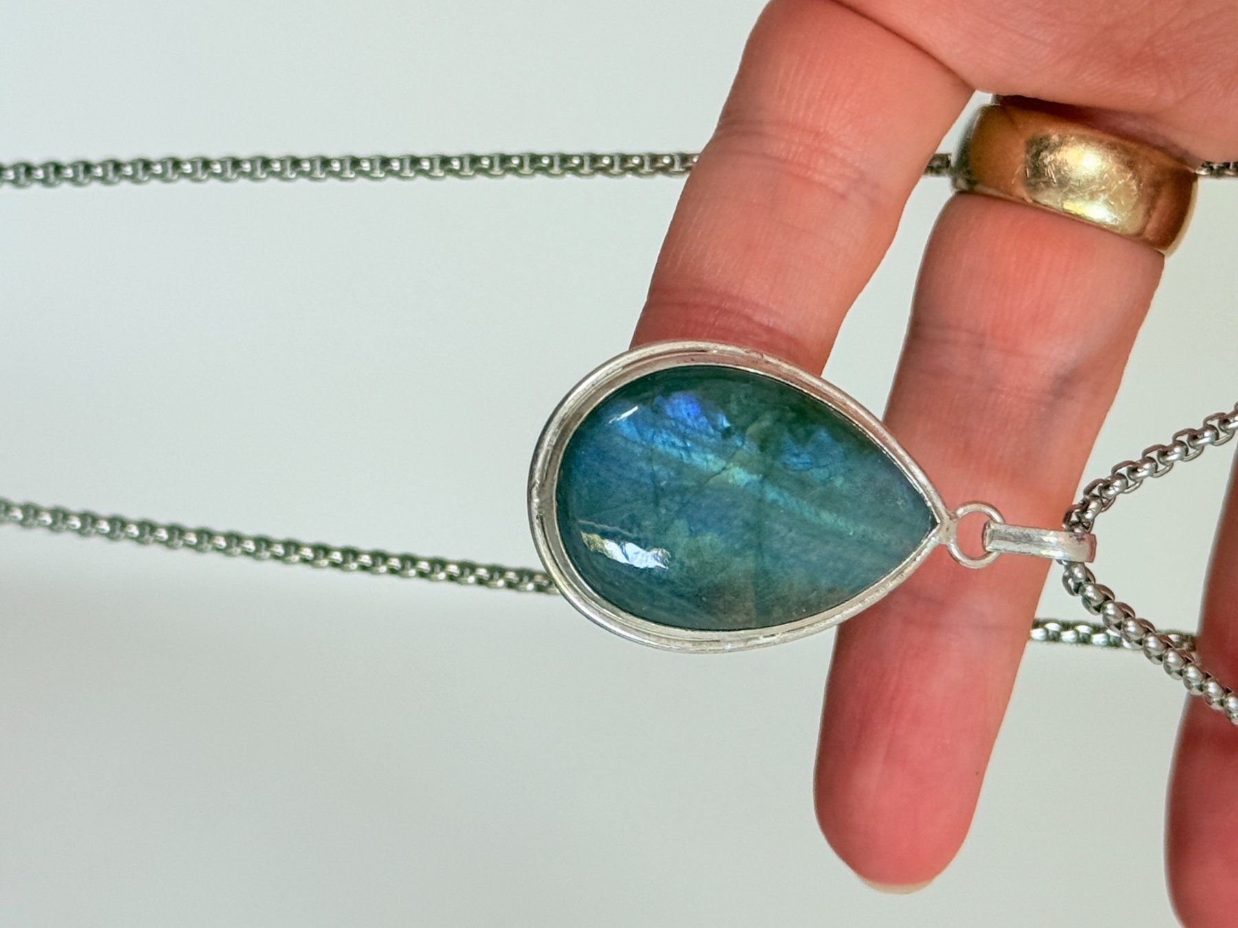 Colliers: Collier labradorite, élégant et tendance ✨ – Neuf avec emballage d'origine à Genève par AWWA 4