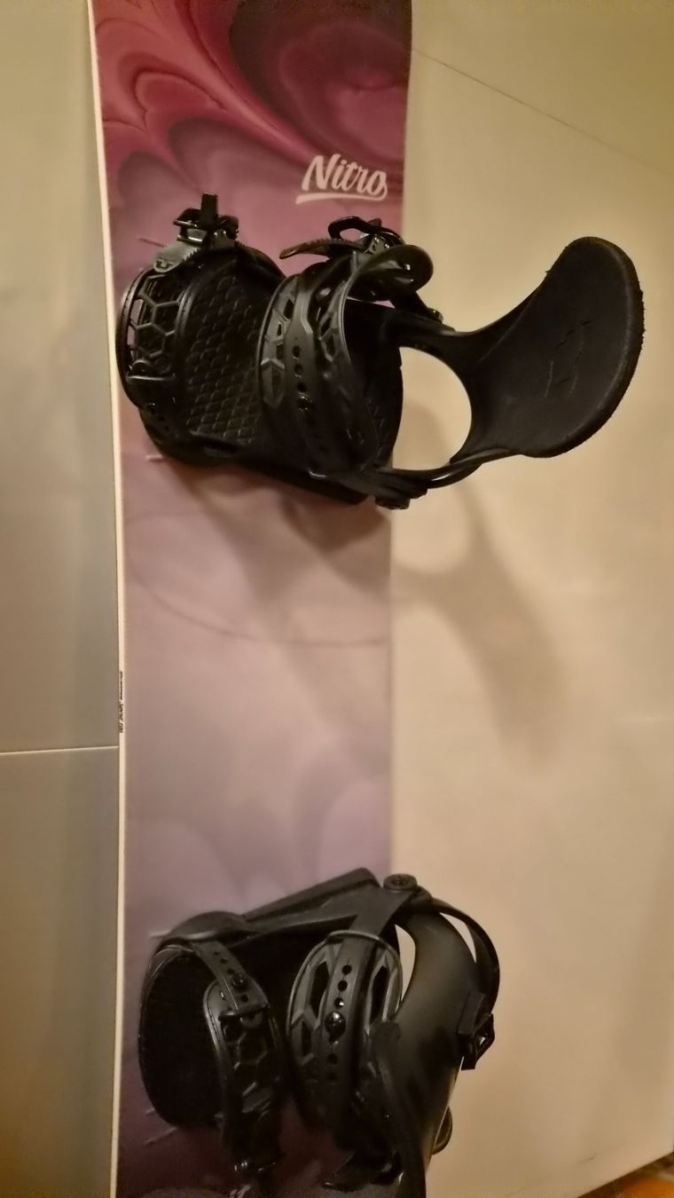 Snowboard Nitro Board: Nitro Snowboard 126cm inkl. Union Bindung – Usato da Oberrieden venduto da Raja011 3