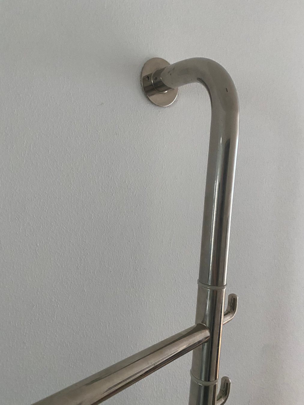 Garderobe: Garderobe Chrom von Mobitare Designklassiker – Gebraucht aus Bachenbülach von  3