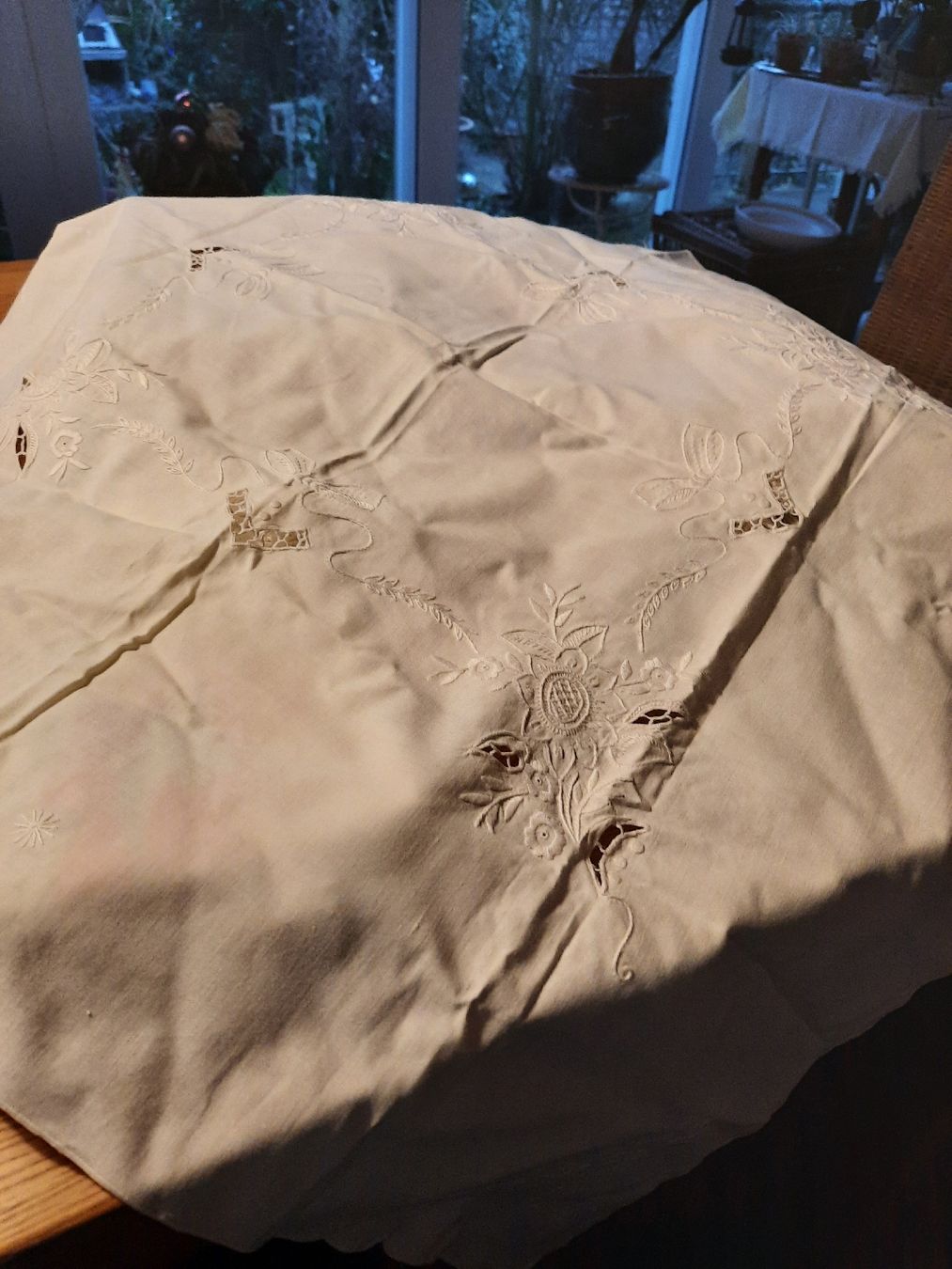 Altra biancheria da tavola: handgestickte, weisse Tischdecke – Usato da Busswil BE venduto da balu37 1