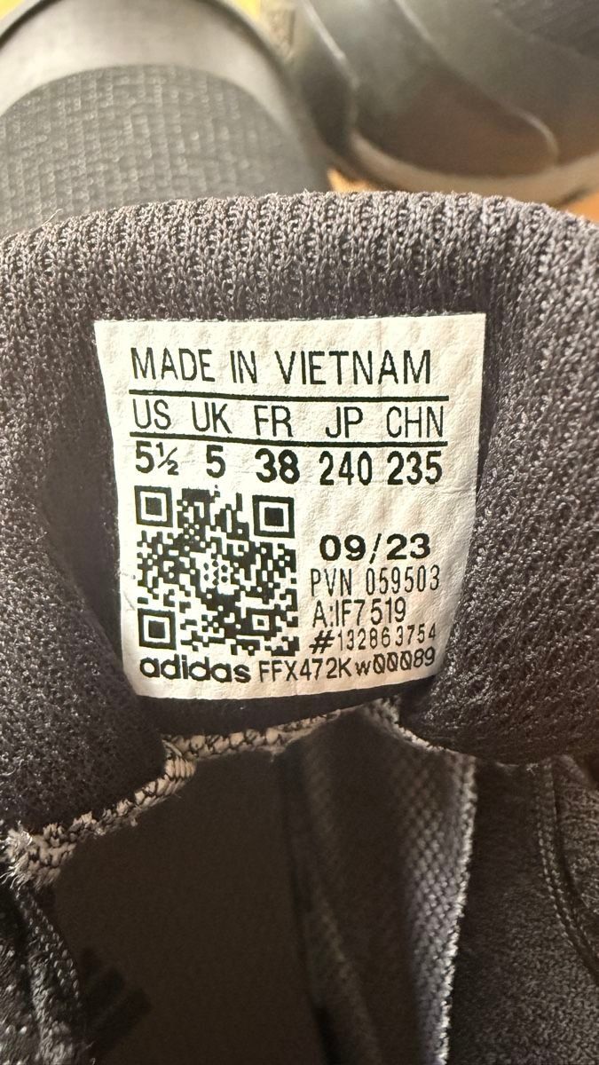 Adidas Herrenschuhe: Adidas Terrex Goretex Wanderschuhe gr.38 – Gebraucht aus Fribourg von metalhands 2